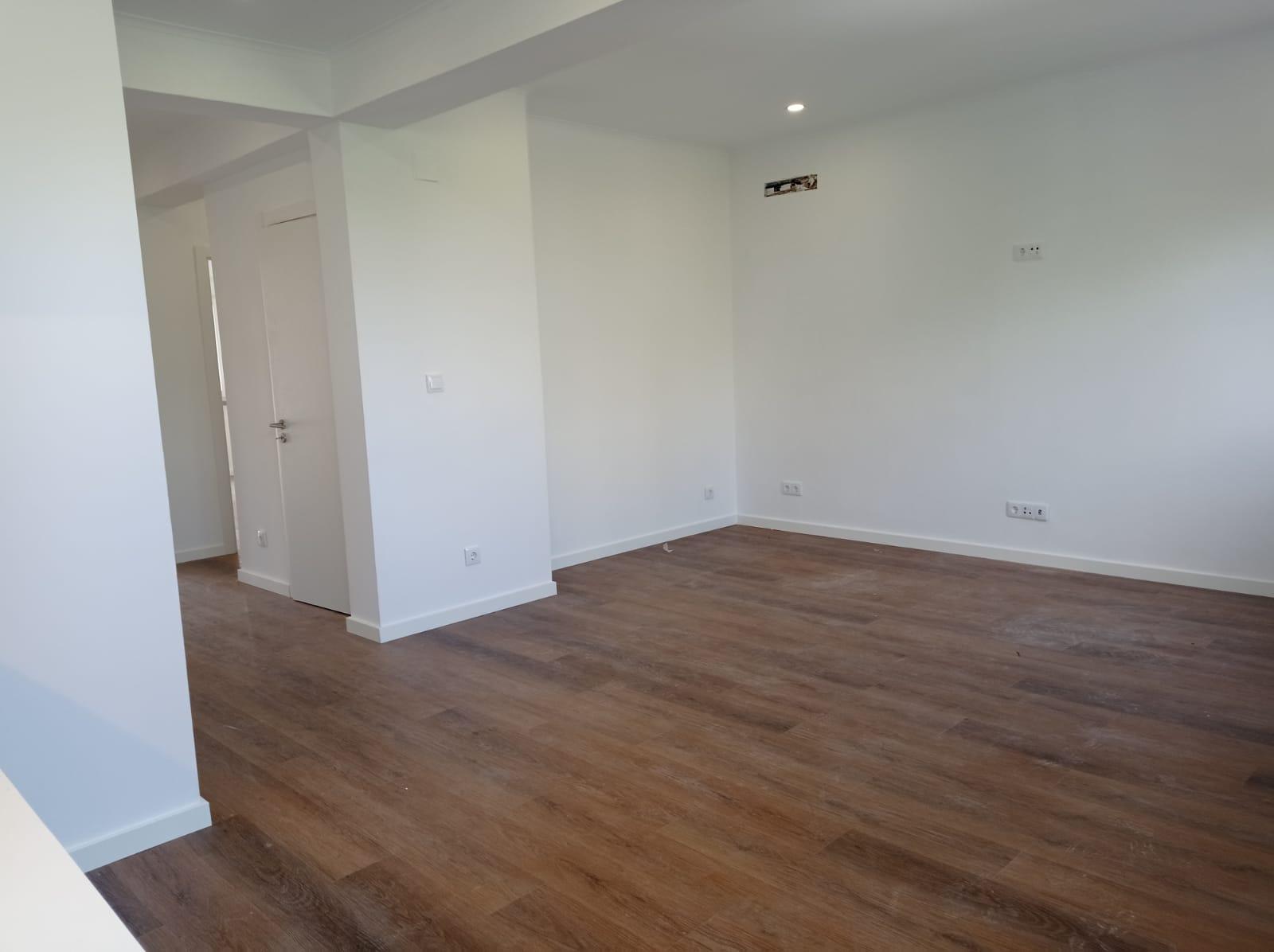 Apartamento T2 - Totalmente Remodelado, na Amadora.