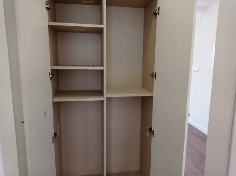 Apartamento T2 - Totalmente Remodelado, na Amadora.