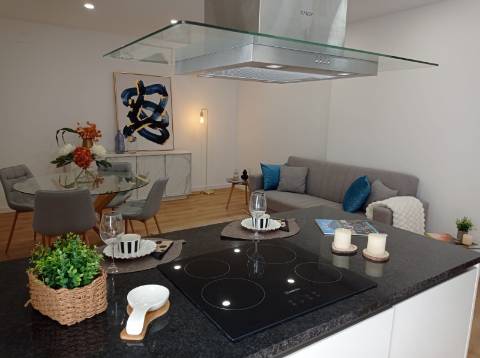 Apartamento T3 - Totalmente remodelado, em Benfica