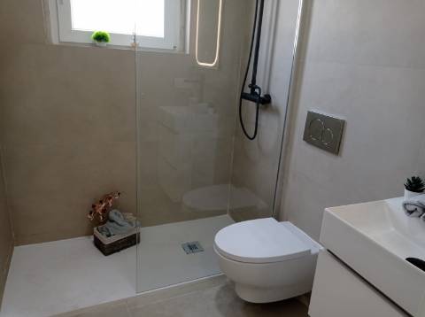 Apartamento T3 - Totalmente remodelado, em Benfica