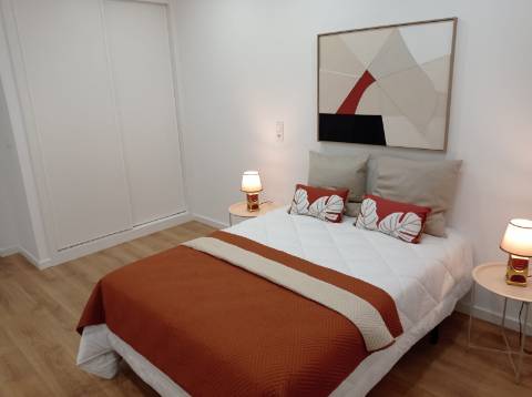Apartamento T3 - Totalmente remodelado, em Benfica