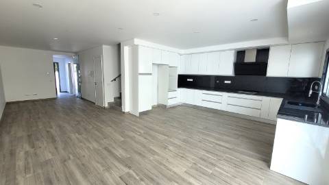 Exclusiva Moradia T3+1 em Tavira - Modernidade, Conforto e Qualidade Superior!