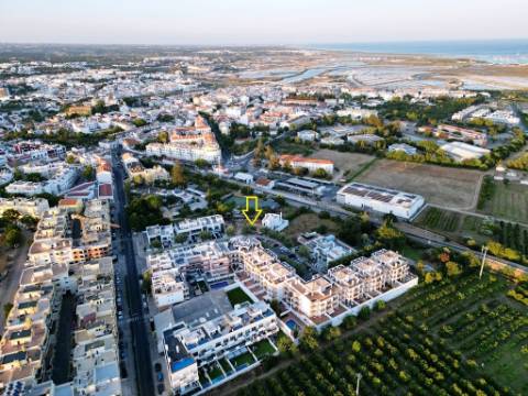 Lote com projeto aprovado, piscina e vistas de mar, centro de Tavira, Algarve