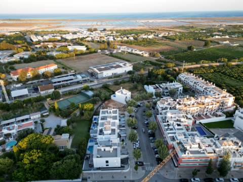 Lote com projeto aprovado, piscina e vistas de mar, centro de Tavira, Algarve