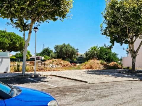 Lote com projeto aprovado, piscina e vistas de mar, centro de Tavira, Algarve