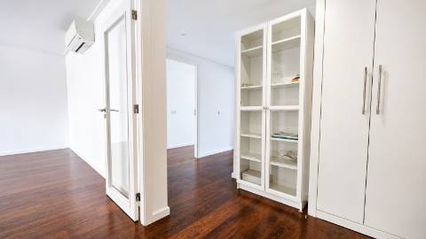Apartamento T2 - Condomínio METROCITY - Parque das Nações.
