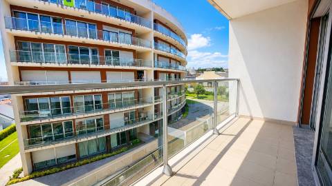 Apartamento T2 - Condomínio METROCITY - Parque das Nações.