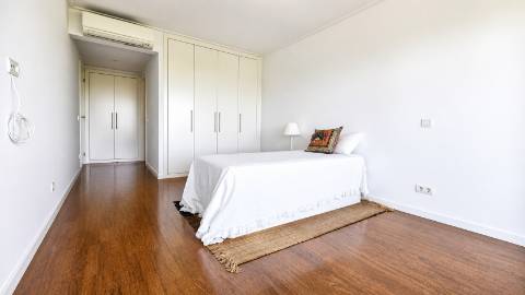 Apartamento T2 - Condomínio METROCITY - Parque das Nações.