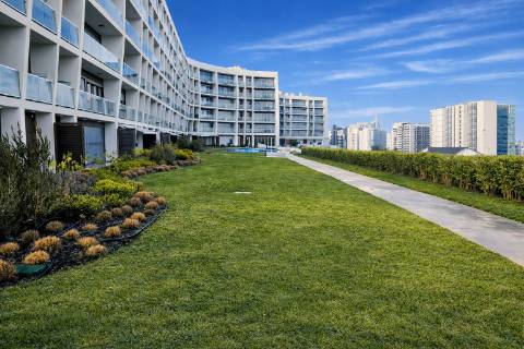 Apartamento T2 - Condomínio METROCITY - Parque das Nações.