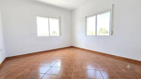 Apartamento T2 com Sótão e Terraço - Bairro do Casal Novo, Caneças