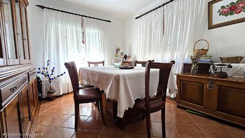 Apartamento T2 com Sótão e Terraço - Bairro do Casal Novo, Caneças