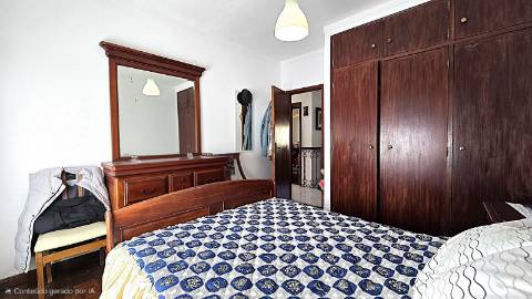 Apartamento T2 com Sótão e Terraço - Bairro do Casal Novo, Caneças