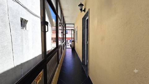 Apartamento T2 com Sótão e Terraço - Bairro do Casal Novo, Caneças