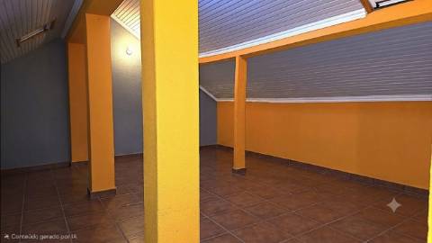 Apartamento T2 com Sótão e Terraço - Bairro do Casal Novo, Caneças