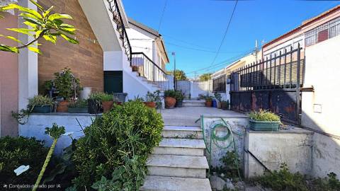 Apartamento T2 com Sótão e Terraço - Bairro do Casal Novo, Caneças