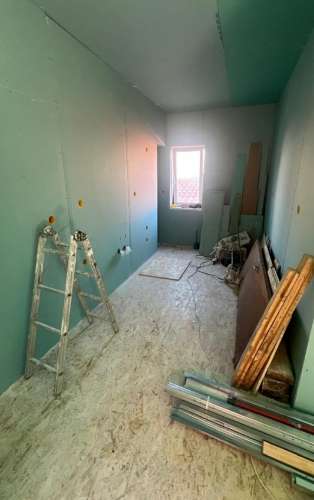 Apartamento T1 em fase de remodelação - São Vicente, Lisboa - ideal para investimento ou primeira habitação.