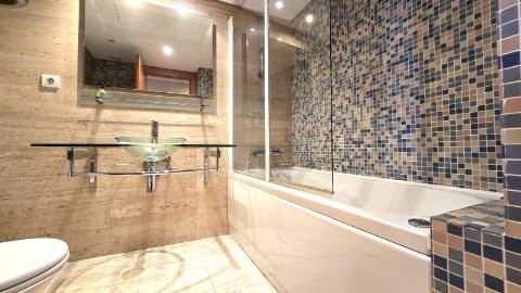 APARTAMENTO T4 - Avenida Miguel Torga - Box para 3 carros