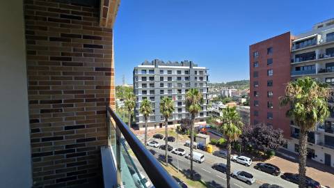 APARTAMENTO T4 - Avenida Miguel Torga - Box para 3 carros