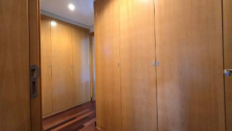 APARTAMENTO T4 - Avenida Miguel Torga - Box para 3 carros