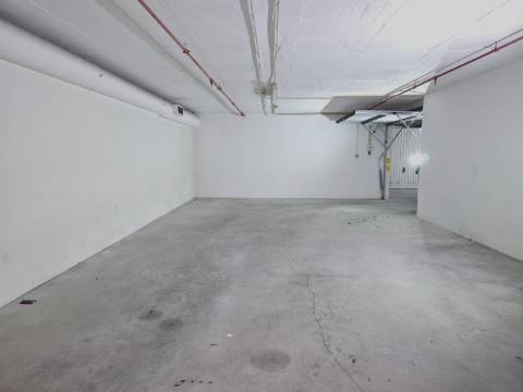 APARTAMENTO T4 - Avenida Miguel Torga - Box para 3 carros