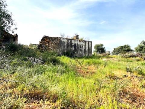 TERRENO COM RUINA, QUELFES, OLHÃO