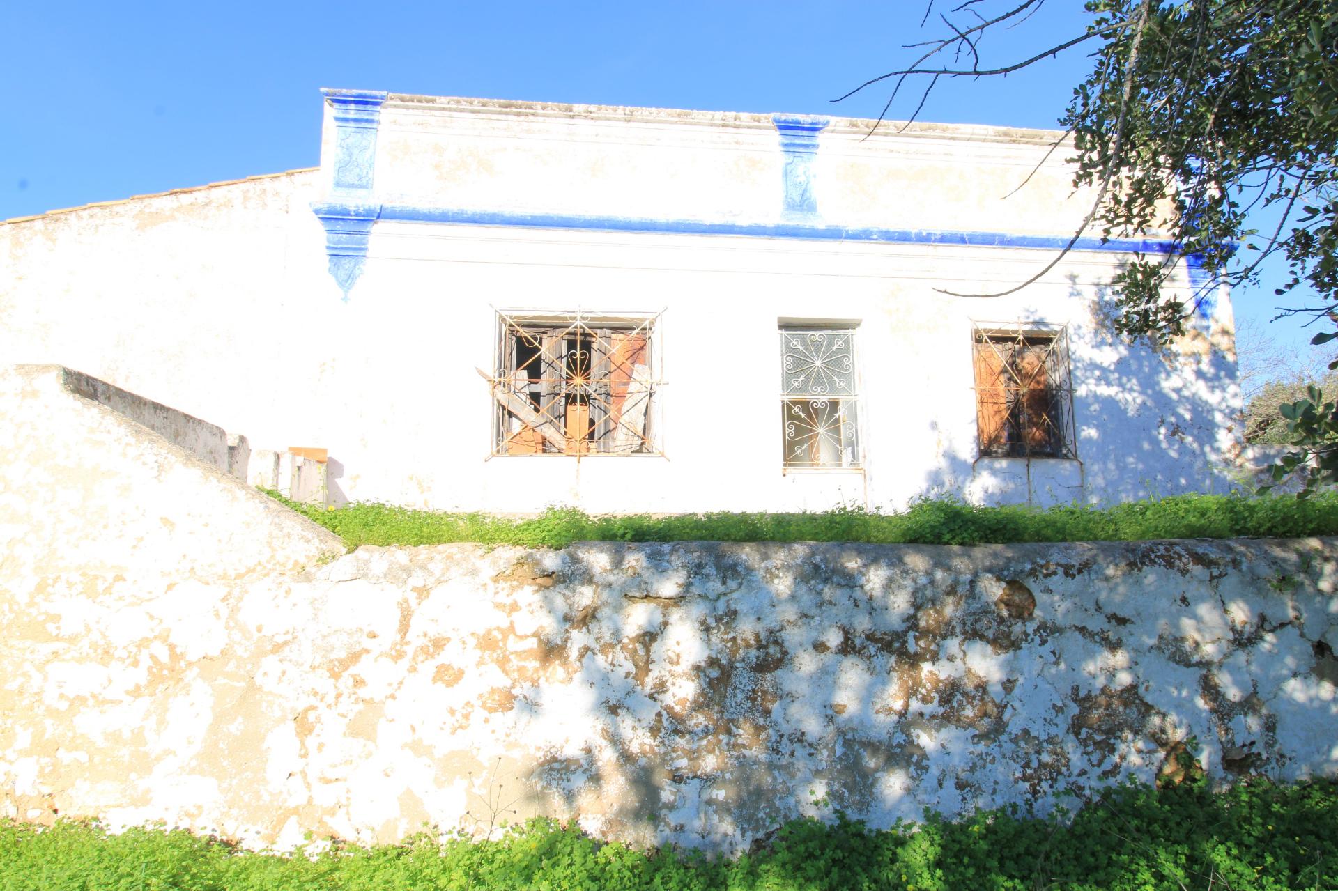 TERRENO MISTO COM 2 RUINAS, PECHÃO