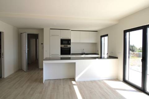Apartamento t3, novo, com estacionamento, Edifício Iris