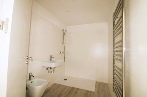 Apartamento t3, novo, com estacionamento, Edifício Iris