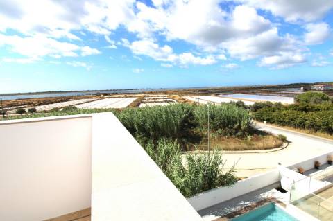 Moradia de Luxo na Primeira Linha da Ria Formosa - Olhão