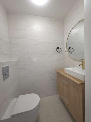 Apartamento T2 Remodelado no Último Piso | Centro de Olhão | 117 m² | Luminosidade e Conforto