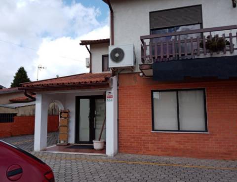 Moradia T4 com Restaurante