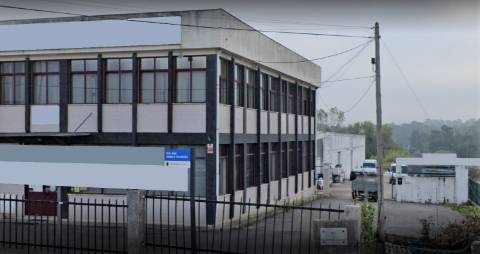 Prédio com 2 pisos para investimento