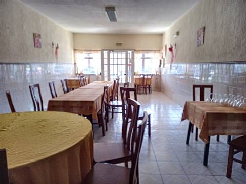 Espaço comercial a funcionar como Restaurante
