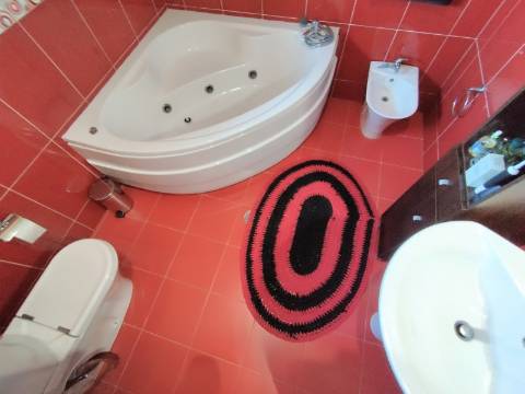 Moradia T4, Garagem e Quintal, Oliveira do Bairro