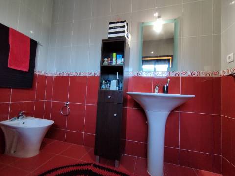 Moradia T4, Garagem e Quintal, Oliveira do Bairro