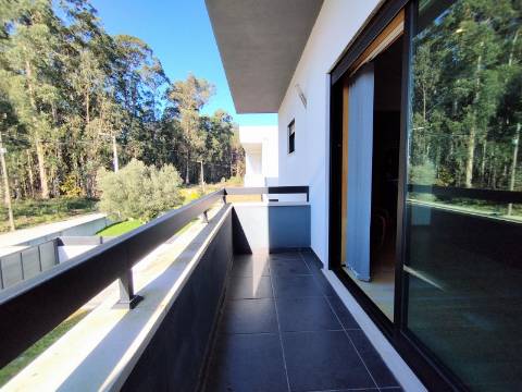 Moradia T4, Garagem e Quintal, Oliveira do Bairro
