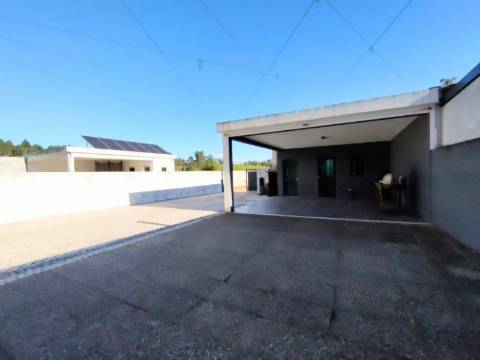 Moradia T4, Garagem e Quintal, Oliveira do Bairro