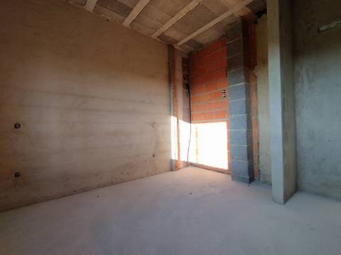 Moradia T4 - Troviscal / Oliveira do Bairro - Conforto, Espaço e Localização Privilegiada.