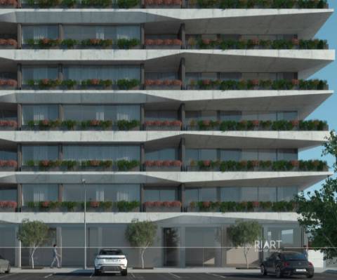 Apt T4 de luxo, numa localização única, 500 m do mar, literalmente a um passo da praia.