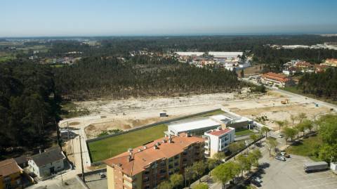 Lote de terreno para construção de moradia unifamiliar de Rc e/ou dois pisos