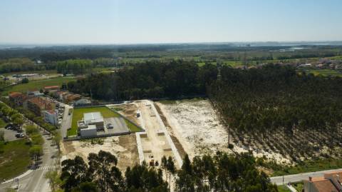 Lote de terreno para construção de moradia unifamiliar de Rc e/ou dois pisos - Ovar