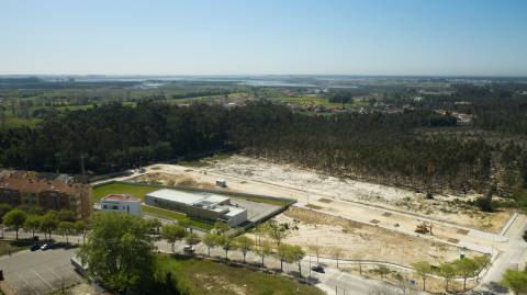 Lote de terreno para construção de moradia unifamiliar de Rc e/ou dois pisos - Ovar