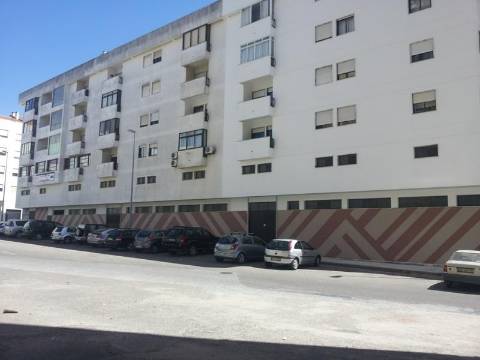 Espaço comercial com 1.504m2 na cidade de Santarém