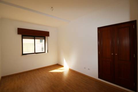 Apartamento T2 com parqueamento em Santarém