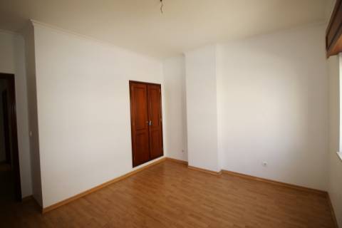 Apartamento T2 com parqueamento em Santarém