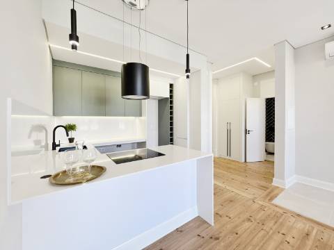 Apartamento T3 RENOVADO na Avenida Almirante Reis - Lisboa