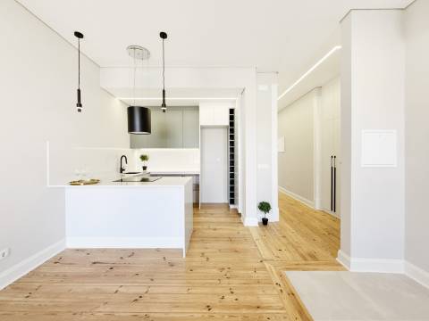 Apartamento T3 RENOVADO na Avenida Almirante Reis - Lisboa