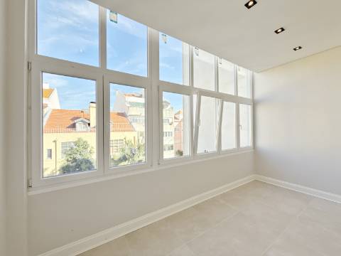 Apartamento T3 RENOVADO na Avenida Almirante Reis - Lisboa