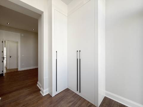 Apartamento T3 RENOVADO na Avenida Almirante Reis - Lisboa
