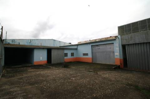 Armazém com 2.134m2 a necessitar de licenciamento - Alcanena